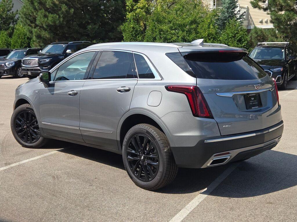 new 2025 Cadillac XT5 car, priced at $55,050