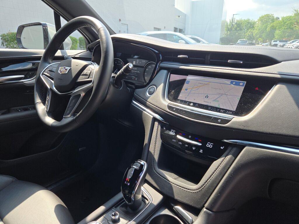 new 2025 Cadillac XT5 car, priced at $55,050