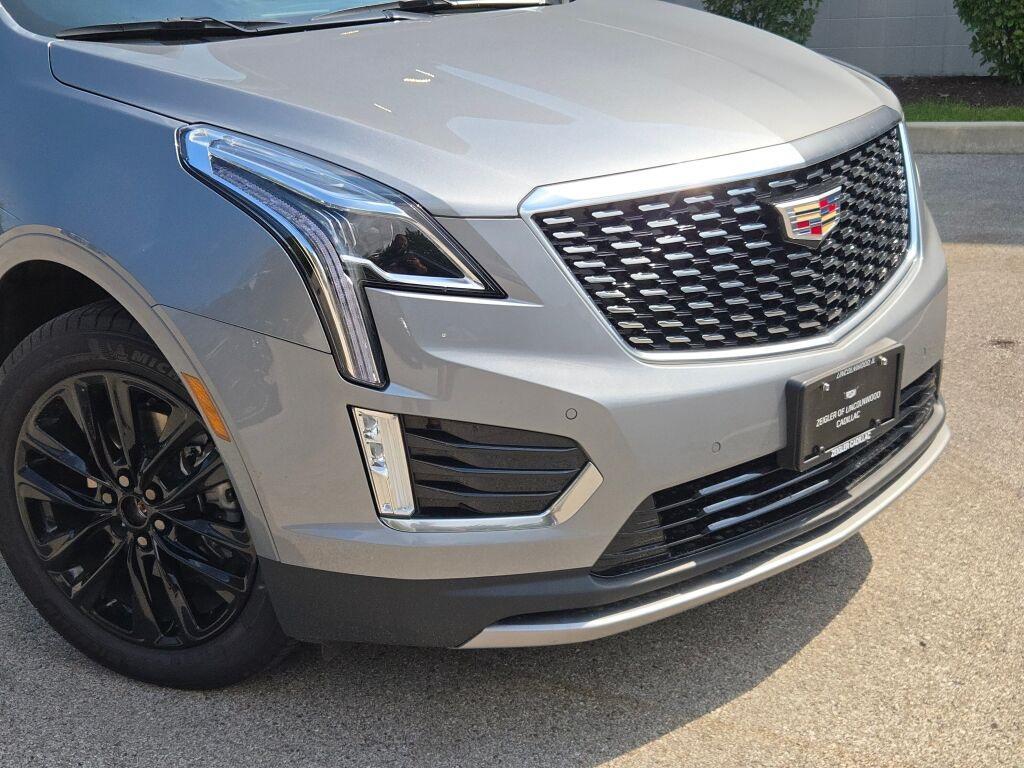 new 2025 Cadillac XT5 car, priced at $55,050
