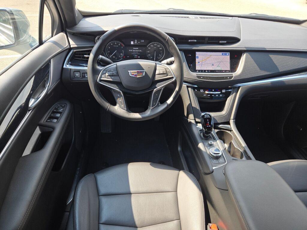 new 2025 Cadillac XT5 car, priced at $55,050