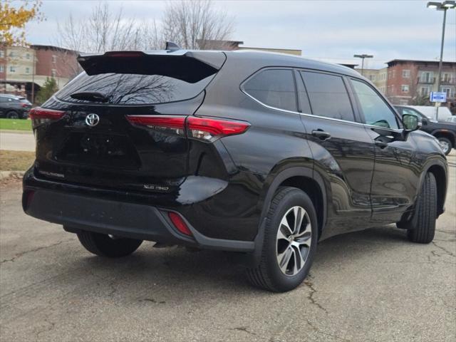 used 2022 Toyota Highlander car, priced at $34,750