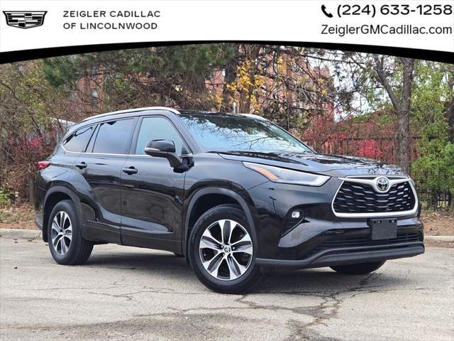 used 2022 Toyota Highlander car, priced at $35,500