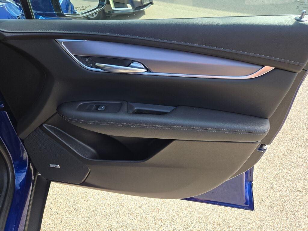 used 2023 Cadillac XT5 car, priced at $27,599