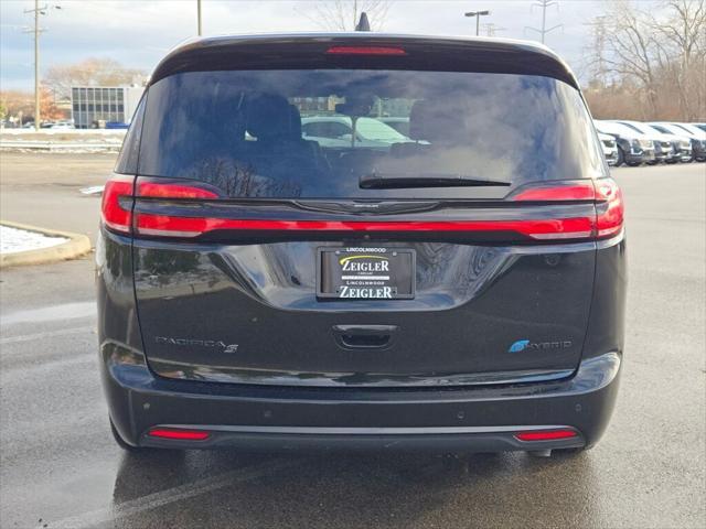 used 2022 Chrysler Pacifica Hybrid car, priced at $28,000