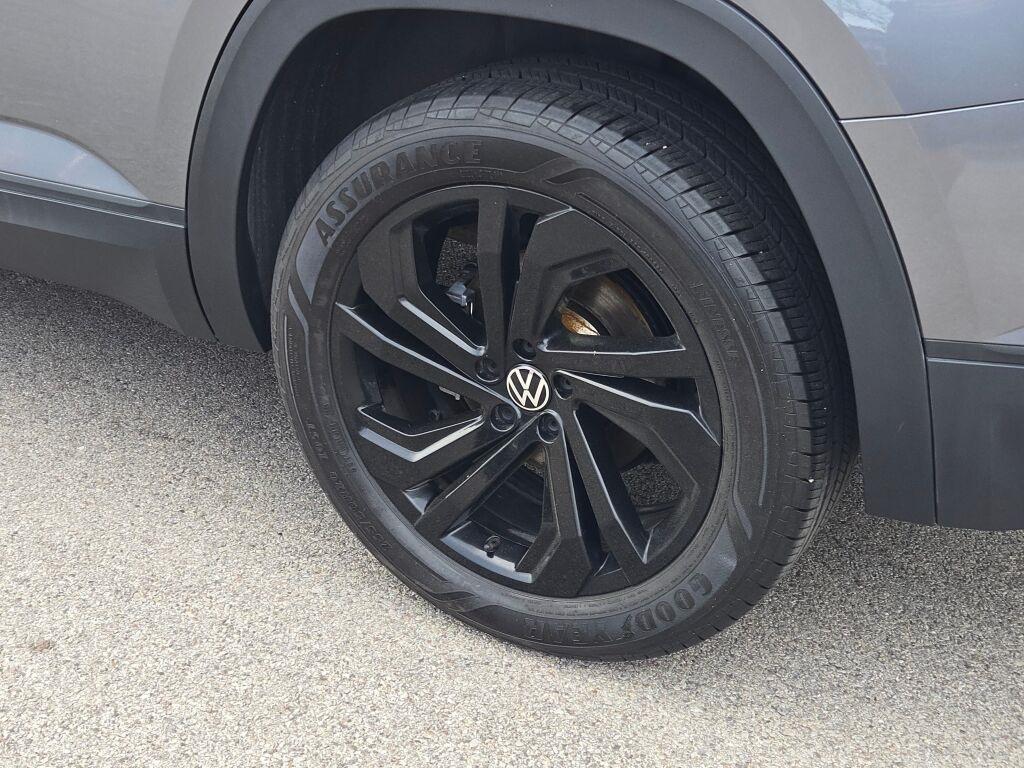 used 2023 Volkswagen Atlas car, priced at $26,999