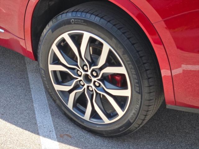 used 2023 Cadillac XT6 car, priced at $40,699