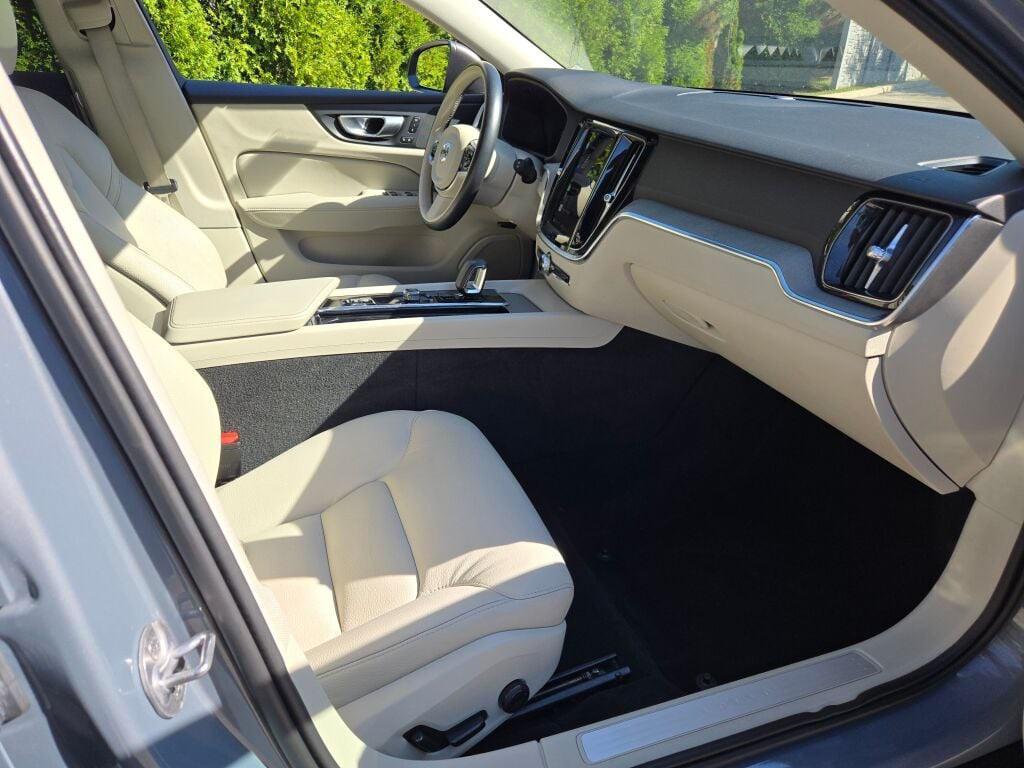 used 2024 Volvo V60 Cross Country car, priced at $37,999