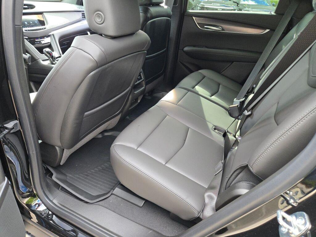new 2025 Cadillac XT5 car, priced at $50,835
