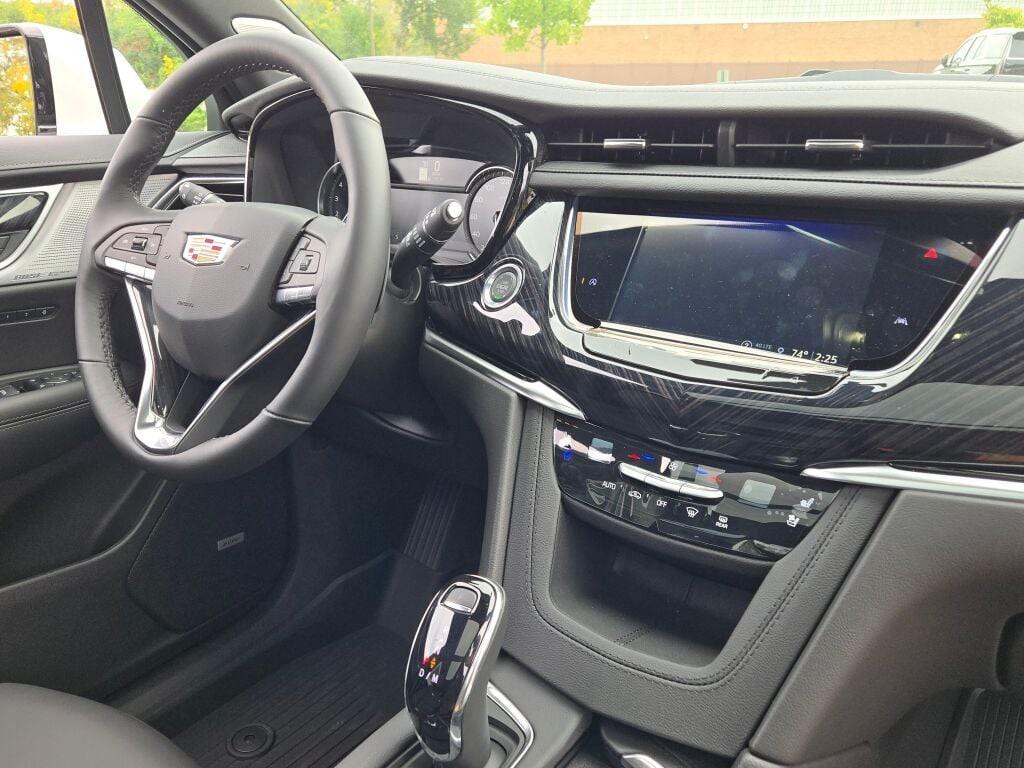 new 2025 Cadillac XT6 car, priced at $59,640