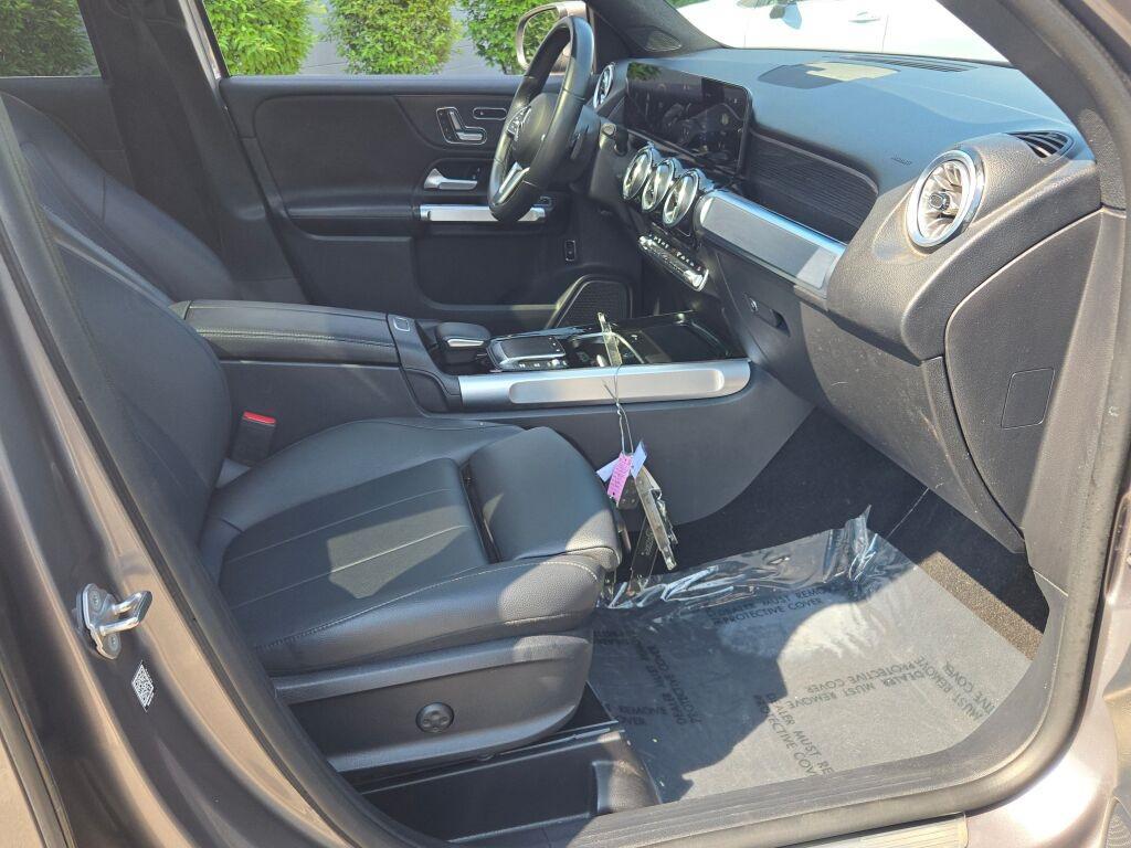 used 2022 Mercedes-Benz GLB 250 car, priced at $27,499