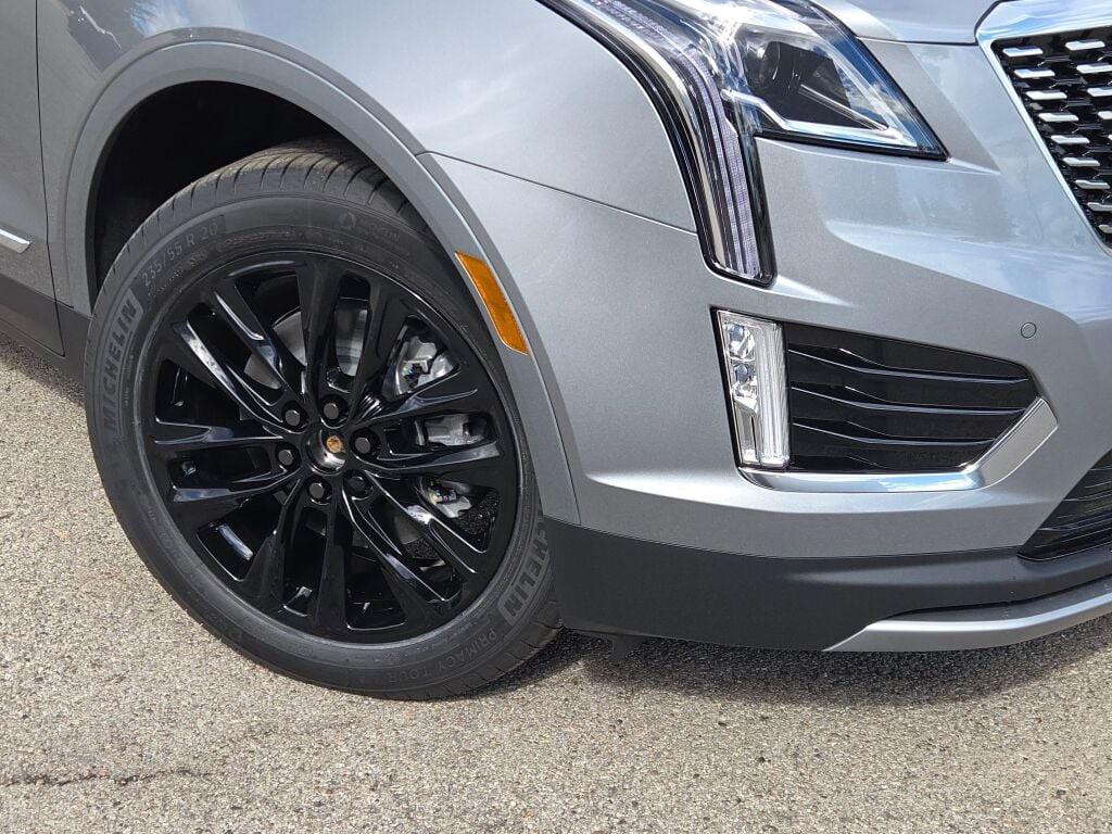 new 2025 Cadillac XT5 car, priced at $55,585