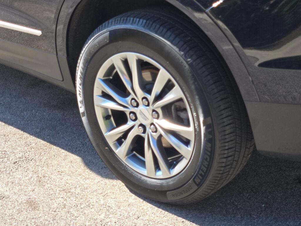 used 2021 Cadillac XT5 car, priced at $23,899