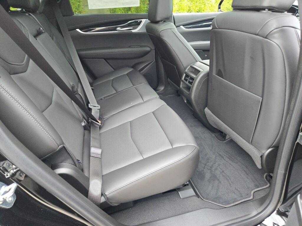 new 2025 Cadillac XT5 car, priced at $53,715