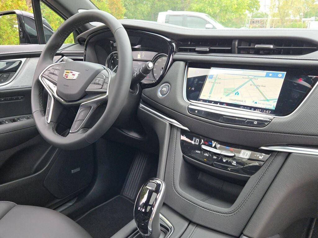 new 2025 Cadillac XT5 car, priced at $53,715