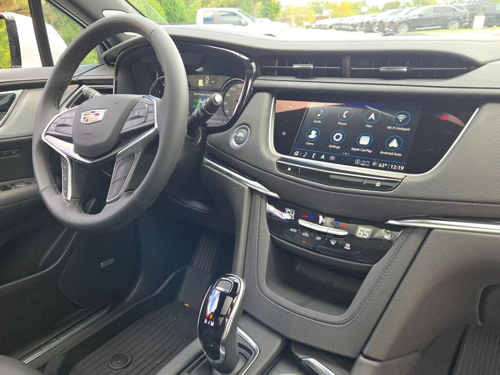 new 2025 Cadillac XT5 car, priced at $57,735