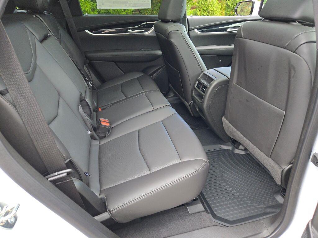 new 2025 Cadillac XT5 car, priced at $57,735