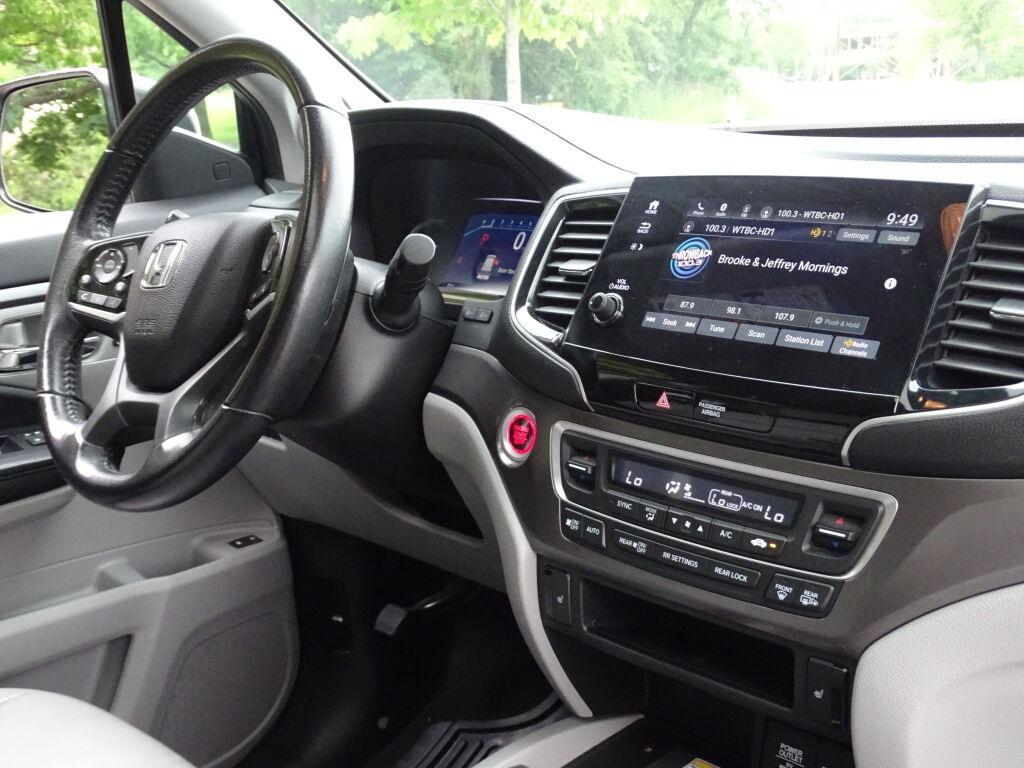 used 2021 Honda Pilot car, priced at $27,699