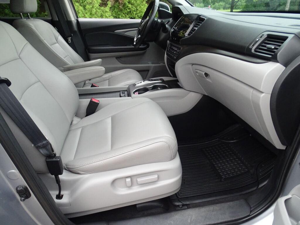 used 2021 Honda Pilot car, priced at $27,699