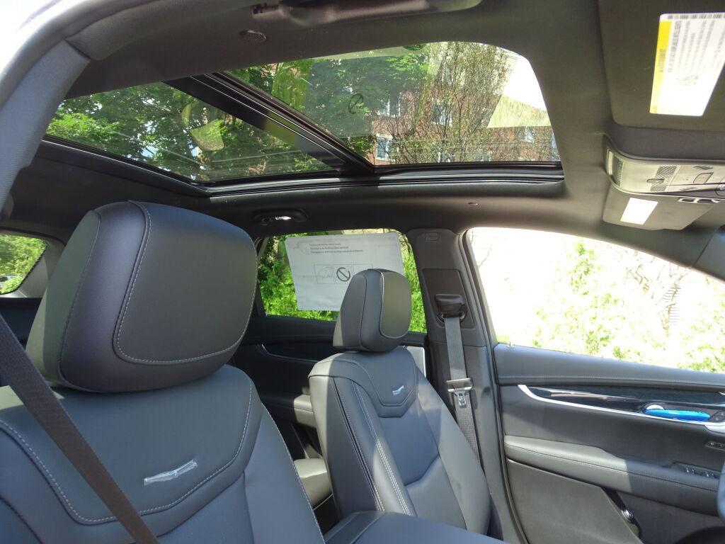 new 2025 Cadillac XT5 car, priced at $56,550