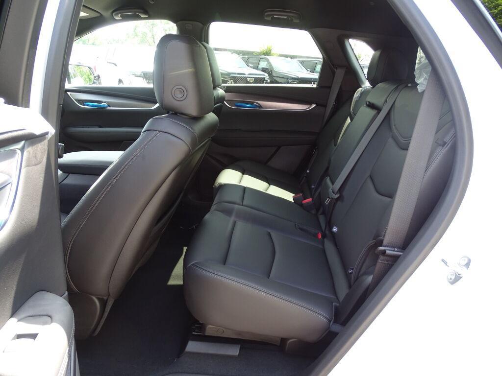 new 2025 Cadillac XT5 car, priced at $44,497