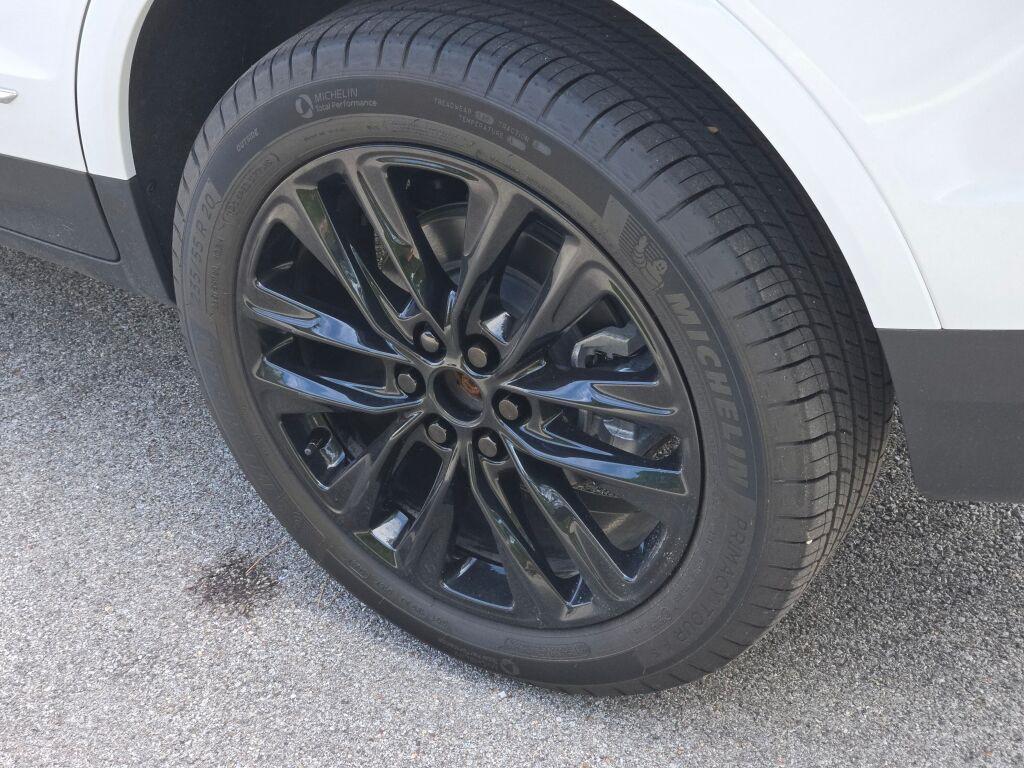 new 2025 Cadillac XT5 car, priced at $44,497