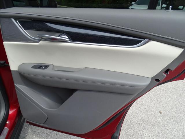 used 2022 Cadillac XT6 car, priced at $35,799