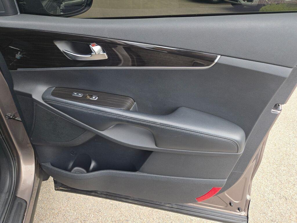 used 2019 Kia Sorento car, priced at $15,695