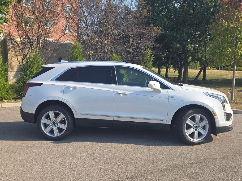 new 2025 Cadillac XT5 car, priced at $46,997