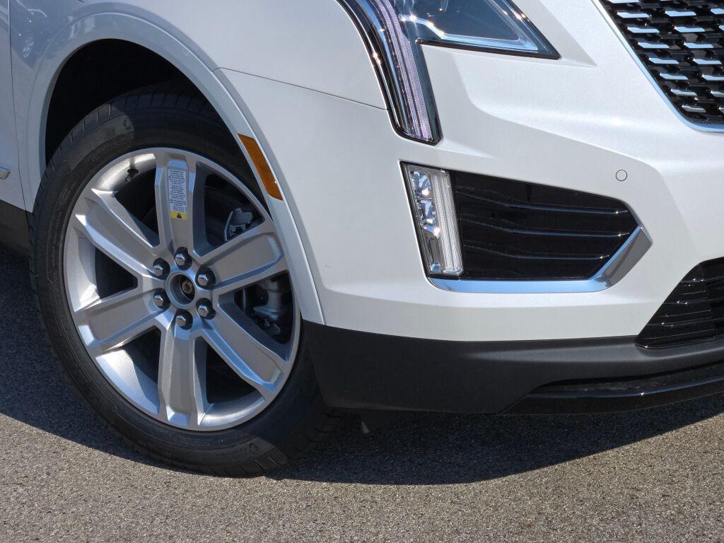 new 2025 Cadillac XT5 car, priced at $46,997
