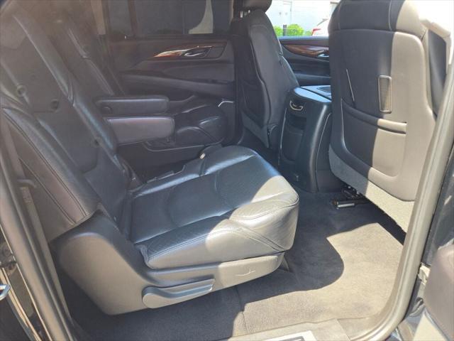 used 2019 Cadillac Escalade ESV car, priced at $30,799