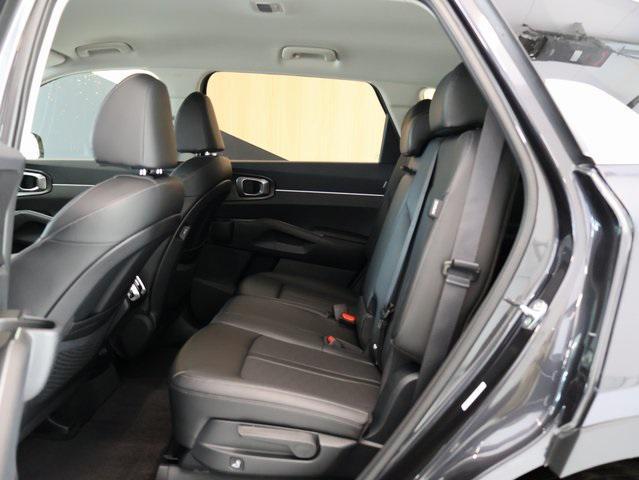 new 2025 Kia Sorento car, priced at $37,286