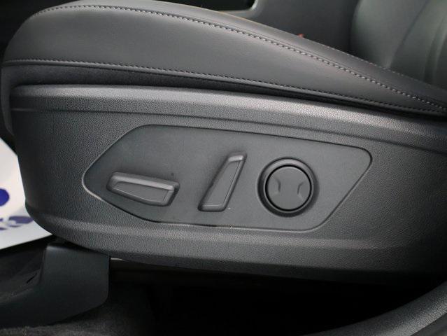new 2025 Kia Sorento car, priced at $37,286