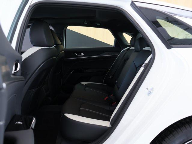 new 2025 Kia K5 car, priced at $32,995