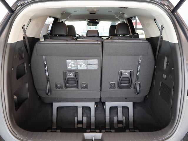new 2025 Kia Carnival Hybrid car, priced at $43,810