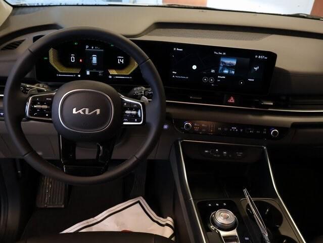 new 2025 Kia Carnival Hybrid car, priced at $44,360