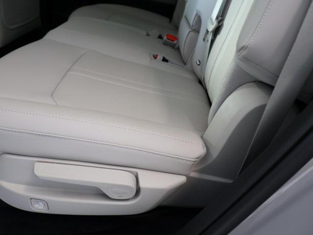 new 2025 Kia Sorento car, priced at $37,811