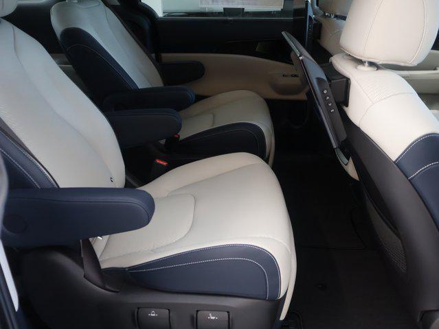 new 2025 Kia Carnival Hybrid car, priced at $52,139