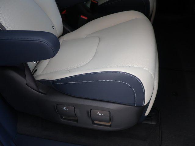 new 2025 Kia Carnival Hybrid car, priced at $52,139