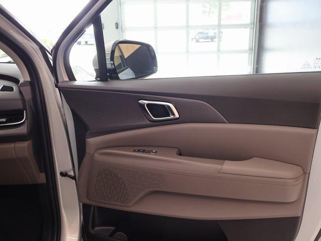 new 2026 Kia Carnival car, priced at $43,385