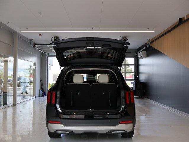 new 2025 Kia Sorento car, priced at $35,666