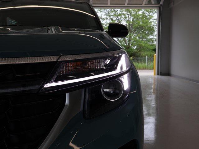 new 2025 Kia Seltos car, priced at $28,201