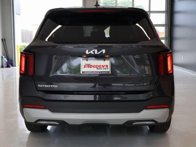 new 2025 Kia Sorento car, priced at $32,036