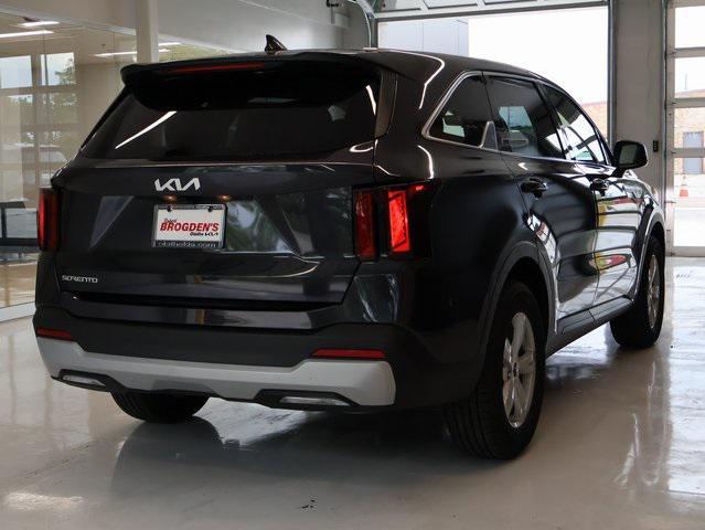 new 2025 Kia Sorento car, priced at $32,036
