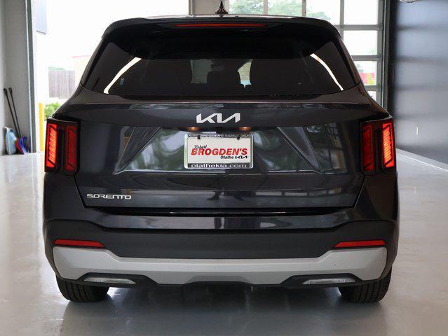 new 2025 Kia Sorento car, priced at $31,036