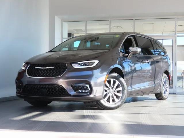 used 2022 Chrysler Pacifica Hybrid car, priced at $30,237