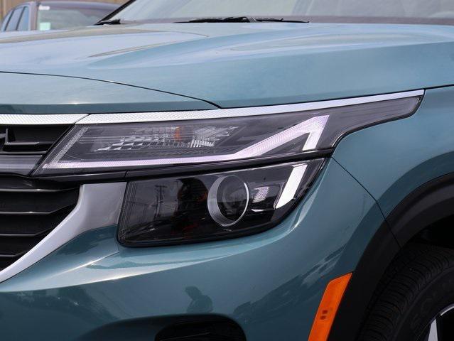 new 2025 Kia Seltos car, priced at $28,201