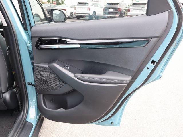 new 2025 Kia Seltos car, priced at $28,201