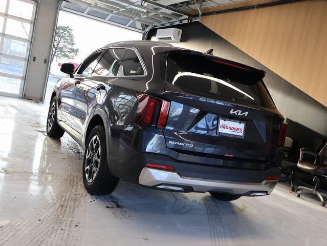 new 2025 Kia Sorento car, priced at $35,916