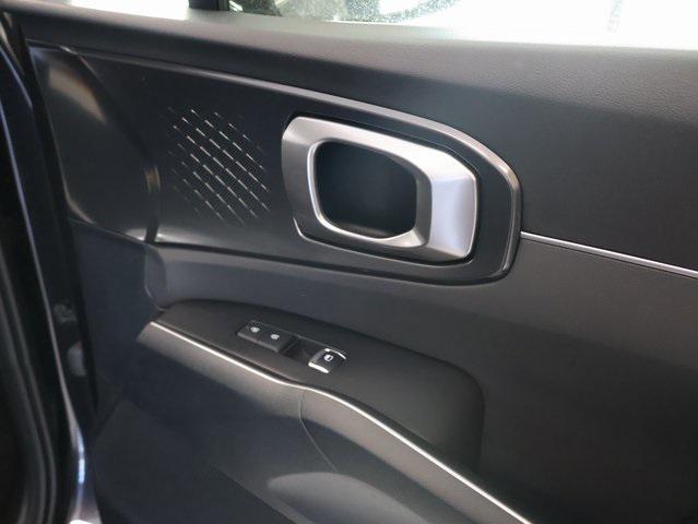 new 2025 Kia Sorento car, priced at $35,916