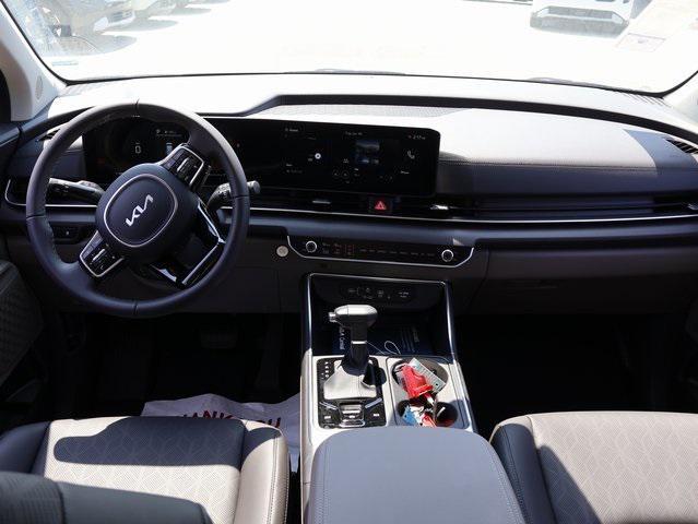 new 2025 Kia Carnival car, priced at $39,638